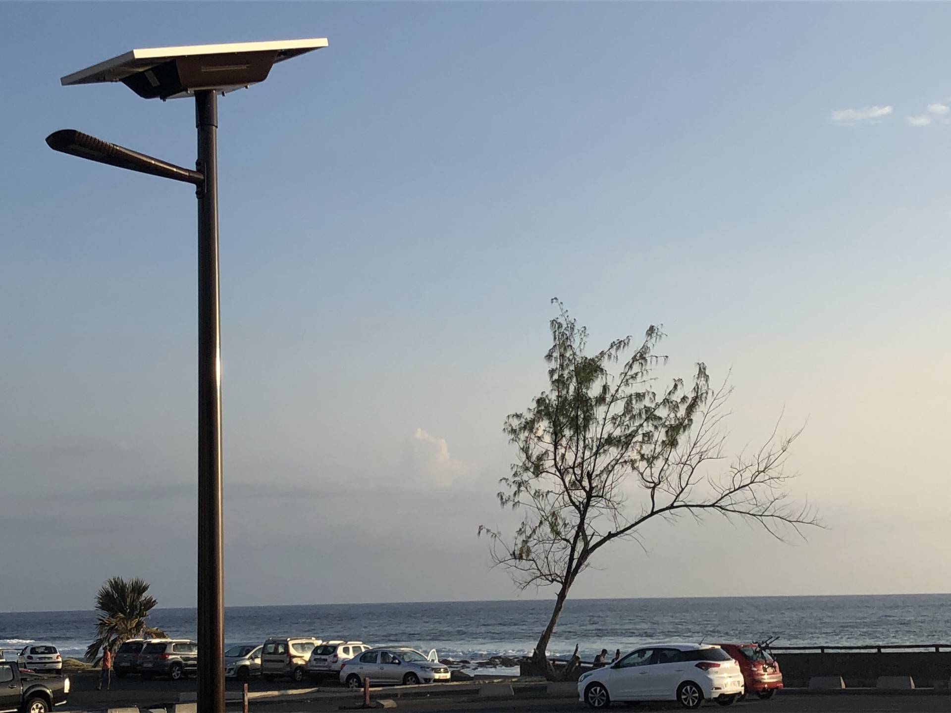 Éclairage solaire pour un cheminement PMR à la Réunion (974)